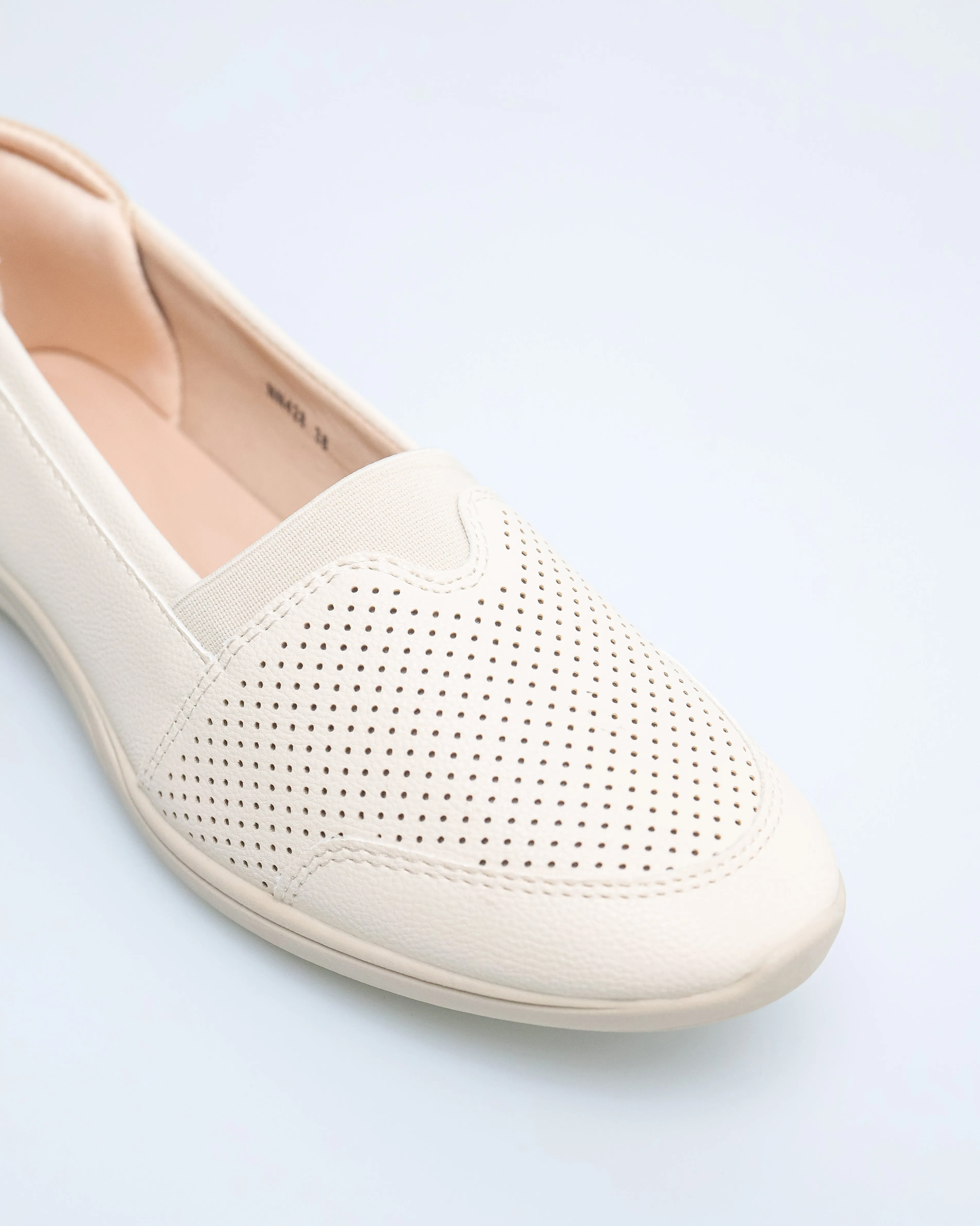 Tomaz NN428 Ladies Classic Perforated Flats