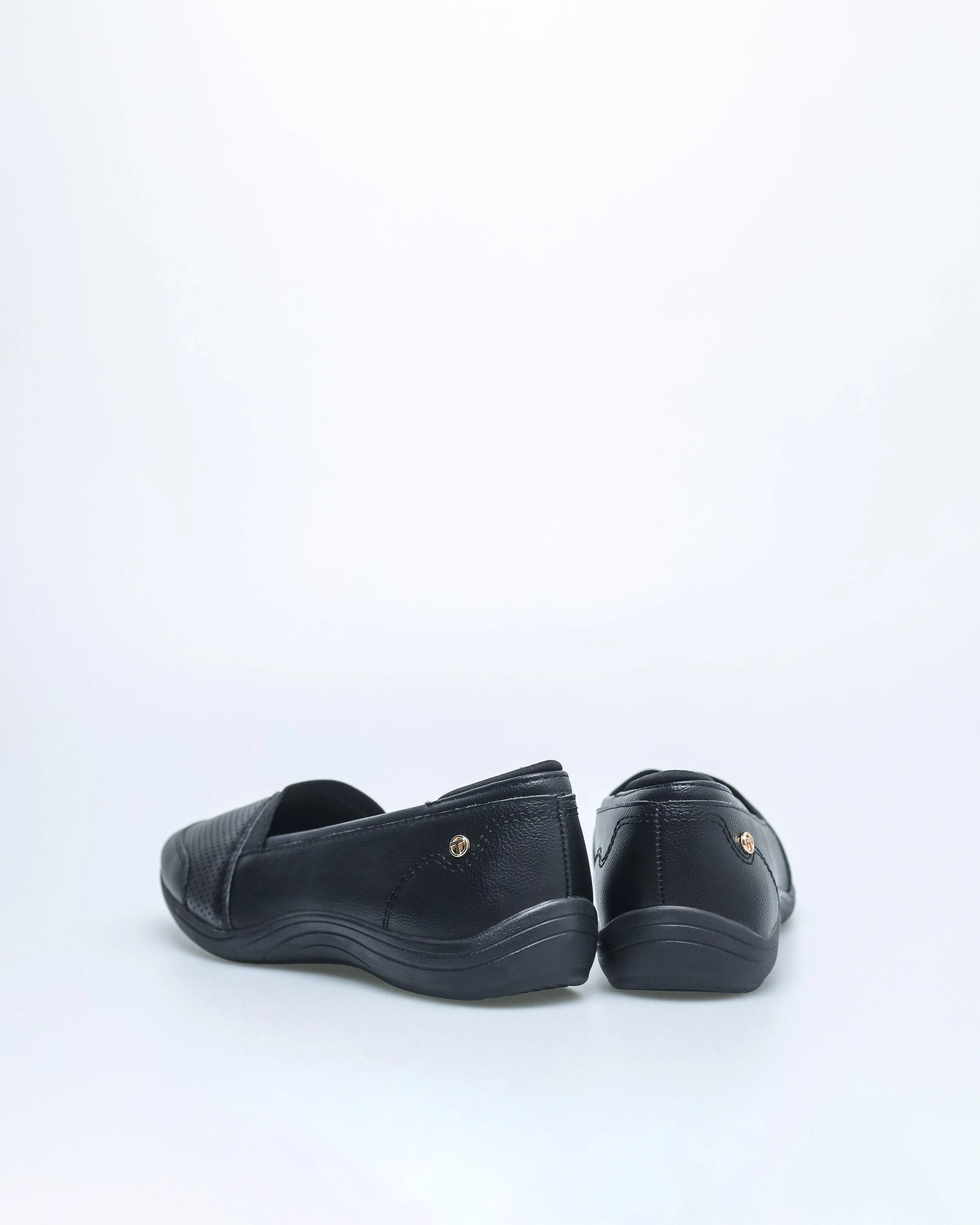 Tomaz NN428 Ladies Classic Perforated Flats